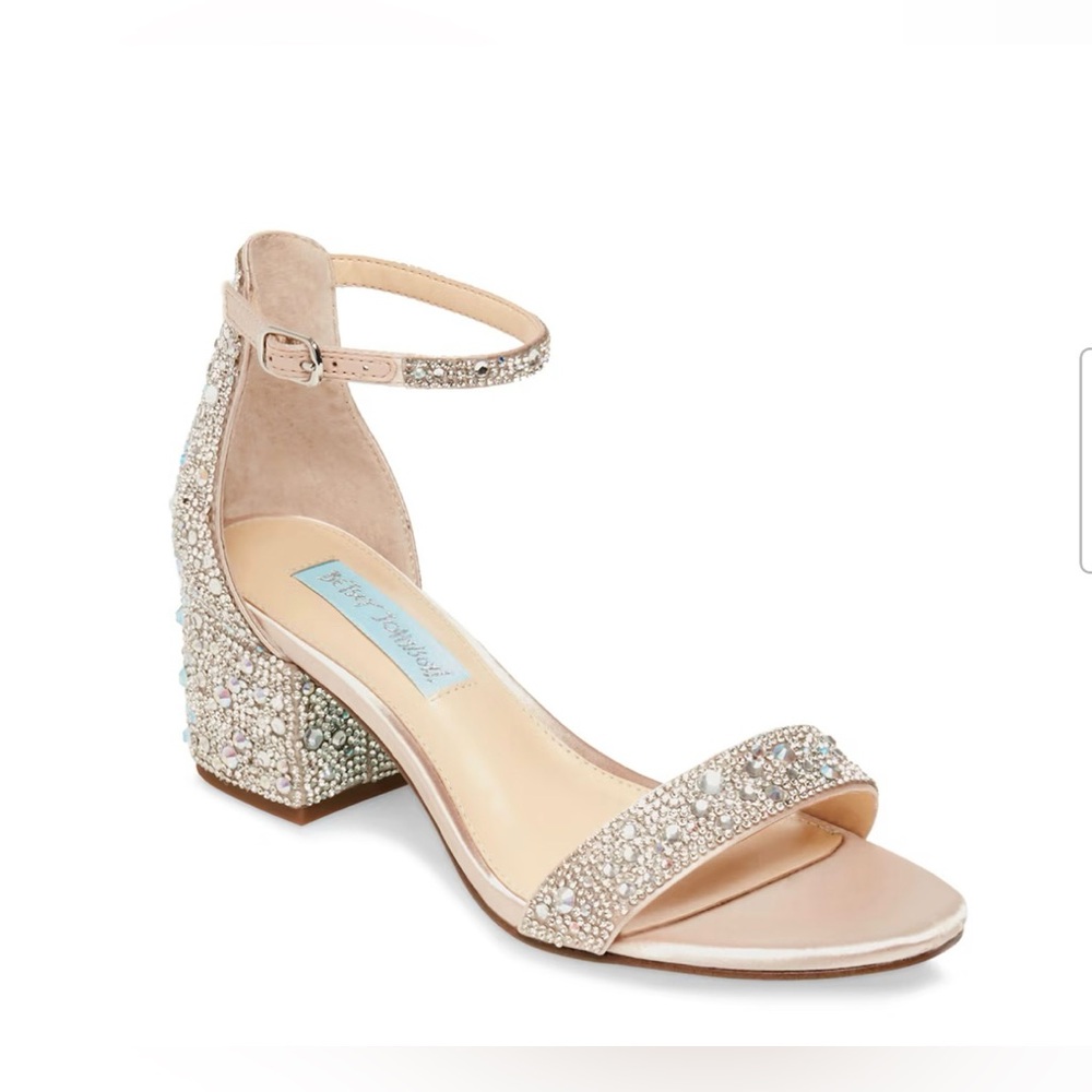 Betsey Johnson Women's Mari Champagne Sandals 7.5 - BRAND NEW